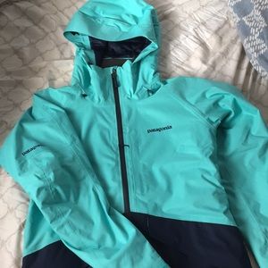 New Women's Patagonia Ski Jacket